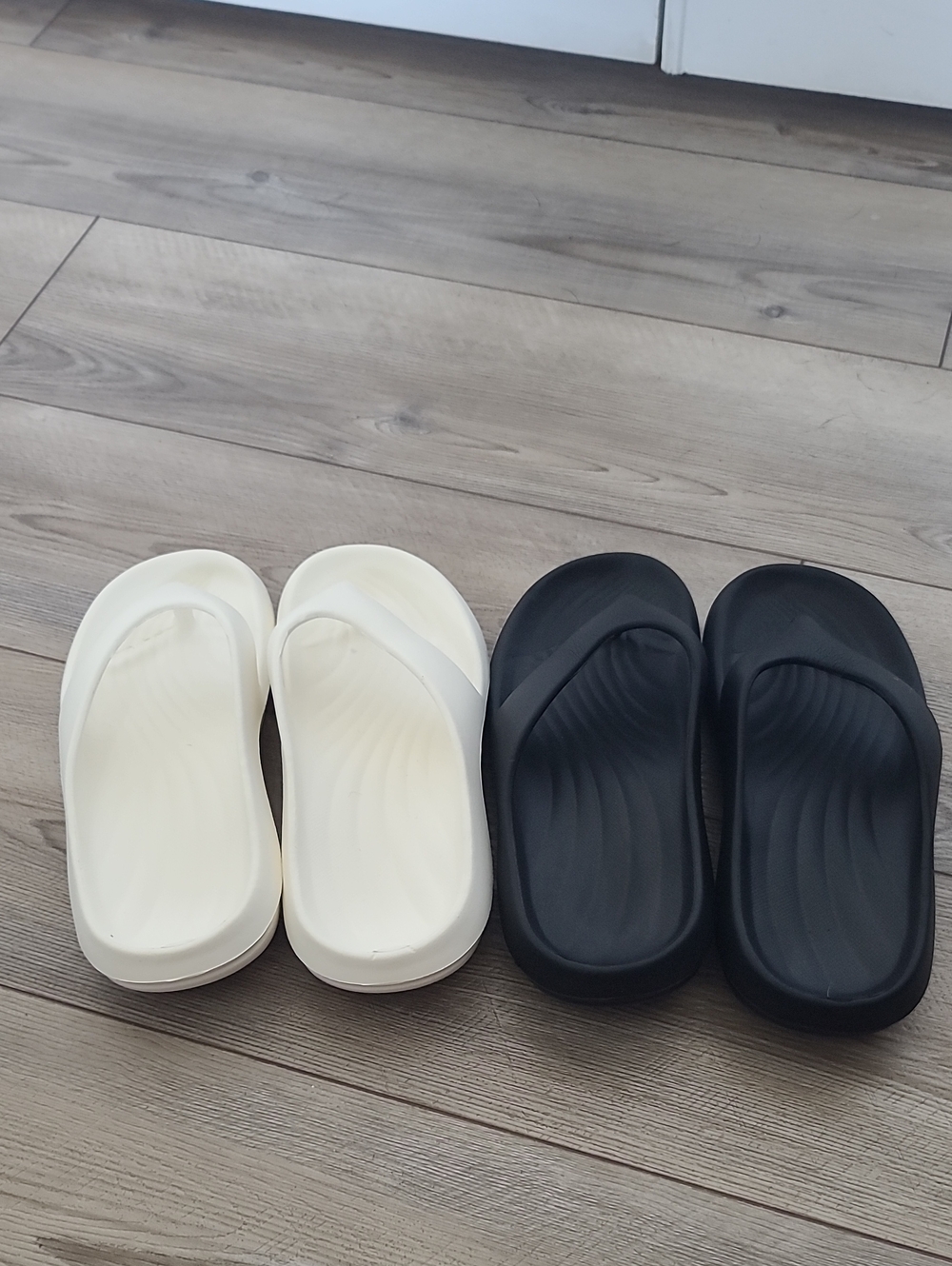 2 Pair Minimal Platform Flip Flops - Ivory & Black (Pair)